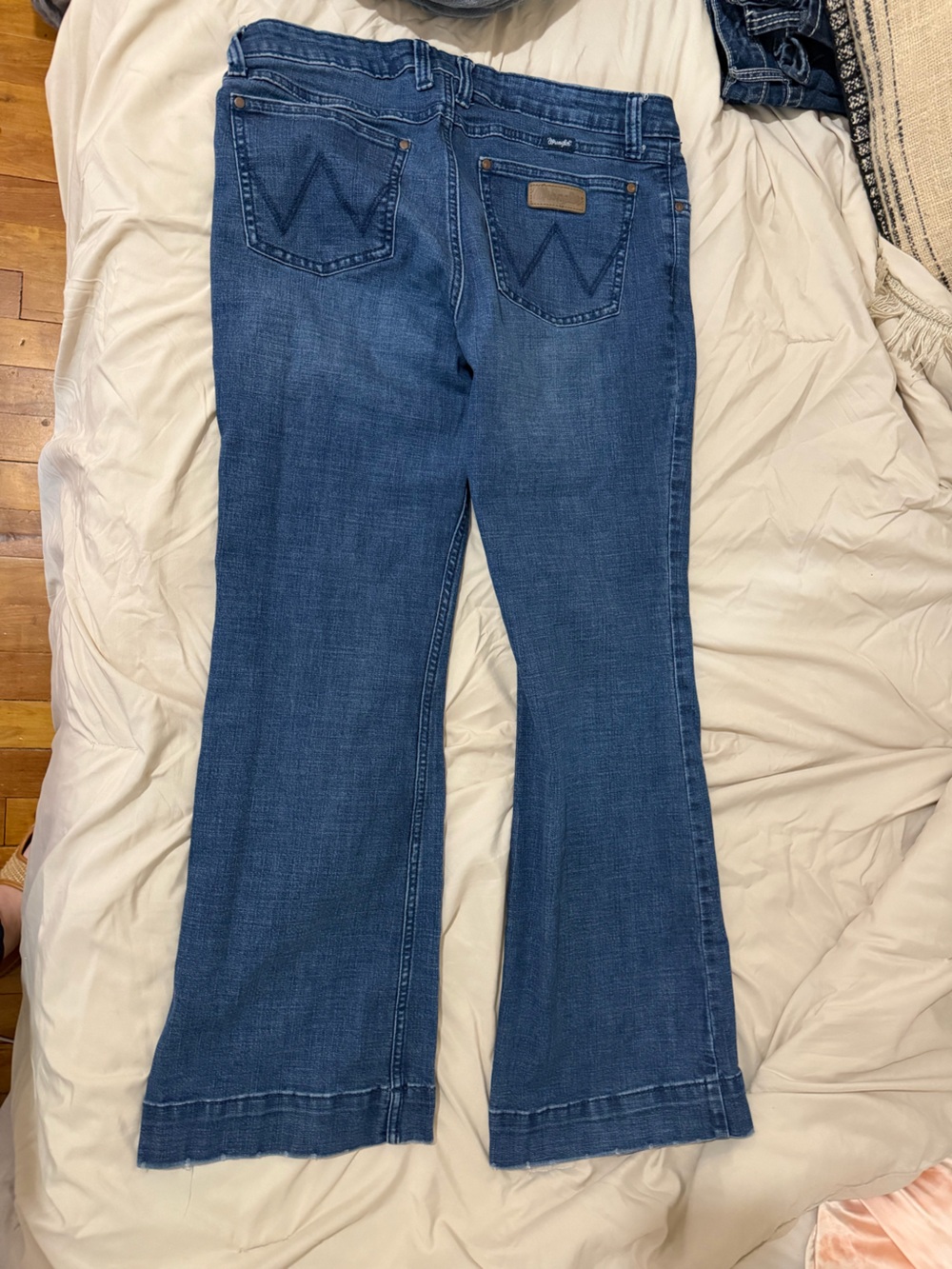 Wrangler Bootcut Jeans - Picture 1 of 3